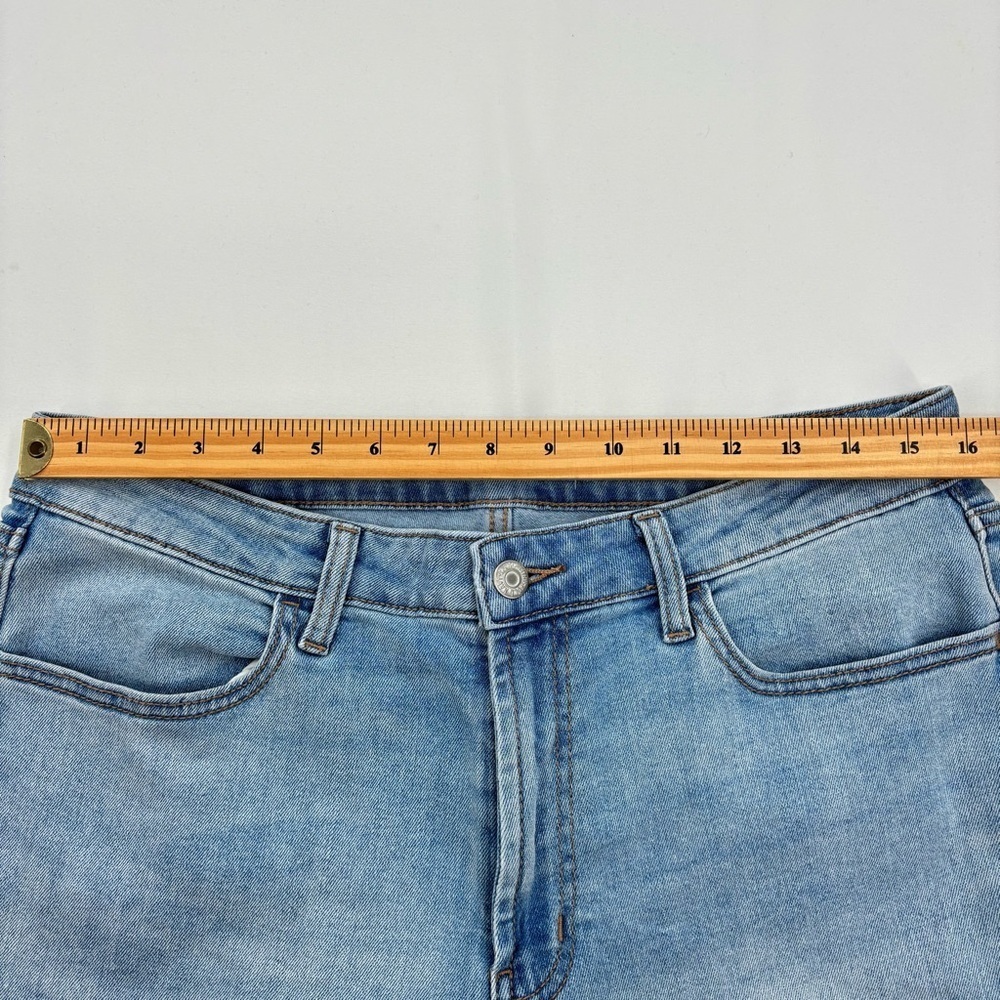 Old Navy High Rise Wow Loose Light Wash Blue denim Jeans Size 14 Short - Picture 6 of 13